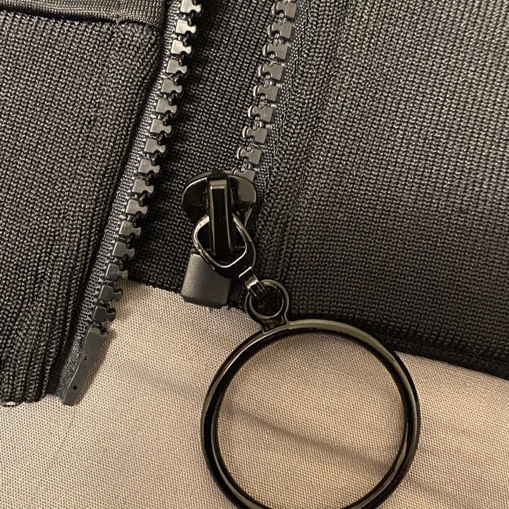 Cropped workout top! - Picture 6 of 7